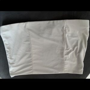 Women’s Prettylittlething White crop top size US 4